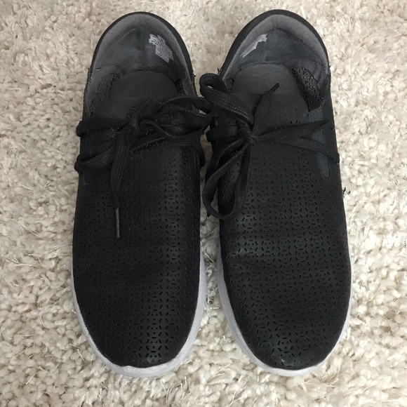 Mossimo Black slip on shoes - Picture 3 of 3